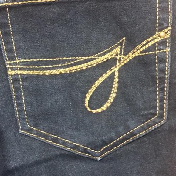 Jordache size 10 skinny jeans. Stretch. - Picture 5 of 8